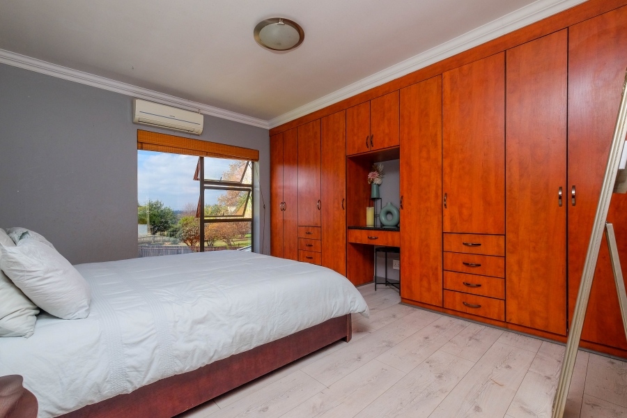 4 Bedroom Property for Sale in Pinehaven Gauteng
