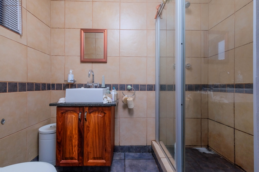 4 Bedroom Property for Sale in Pinehaven Gauteng