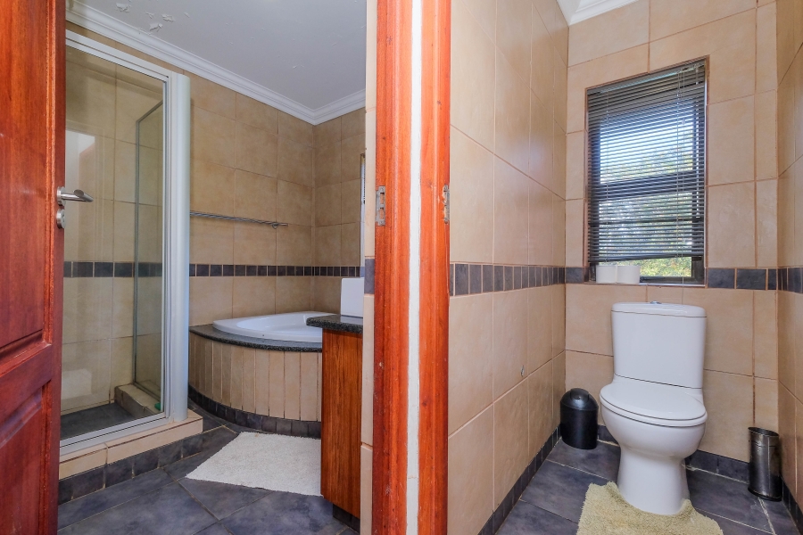 4 Bedroom Property for Sale in Pinehaven Gauteng