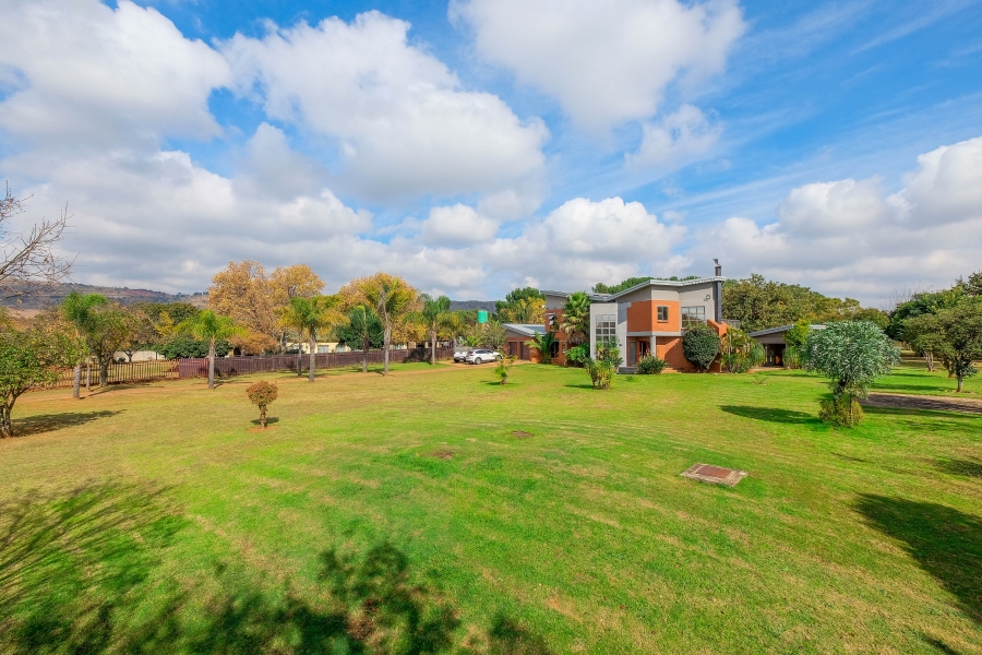 4 Bedroom Property for Sale in Pinehaven Gauteng