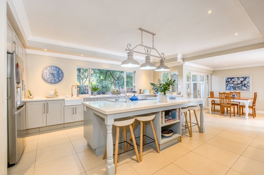 4 Bedroom Property for Sale in Hurlingham Gauteng