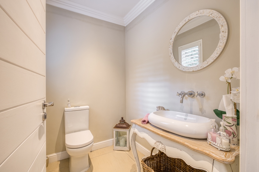 4 Bedroom Property for Sale in Hurlingham Gauteng