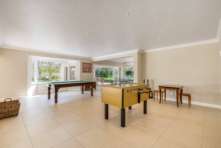 4 Bedroom Property for Sale in Hurlingham Gauteng