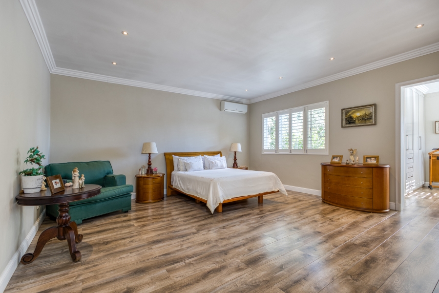 4 Bedroom Property for Sale in Hurlingham Gauteng
