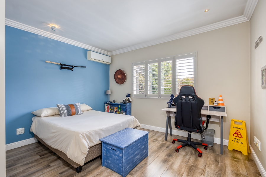 4 Bedroom Property for Sale in Hurlingham Gauteng