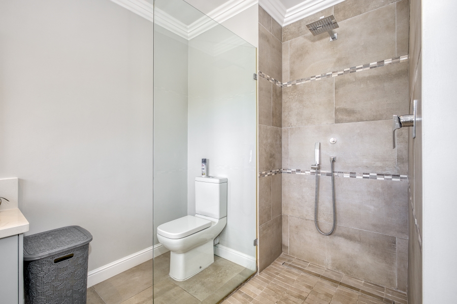 4 Bedroom Property for Sale in Hurlingham Gauteng