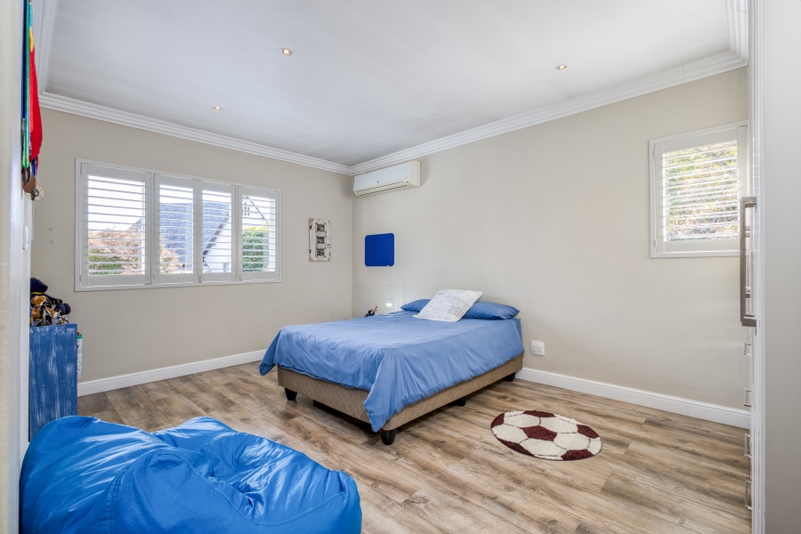 4 Bedroom Property for Sale in Hurlingham Gauteng
