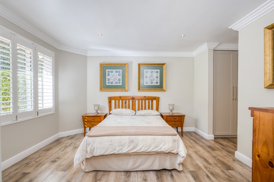 4 Bedroom Property for Sale in Hurlingham Gauteng