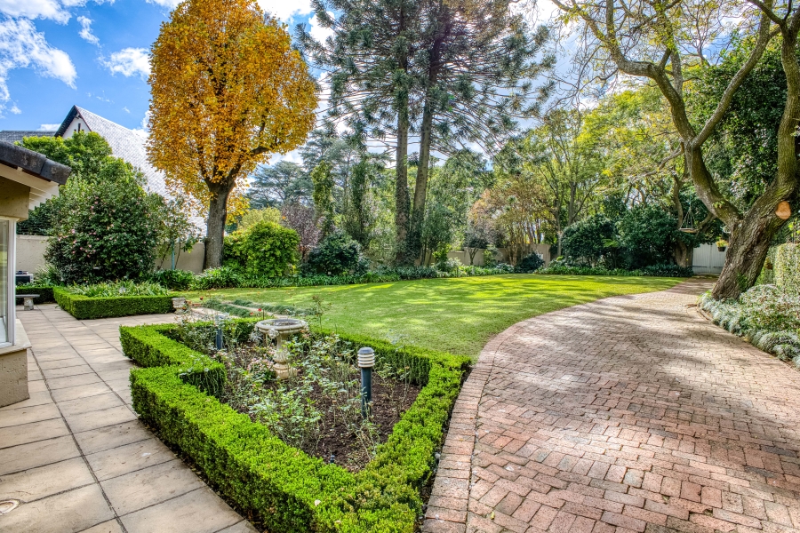 4 Bedroom Property for Sale in Hurlingham Gauteng