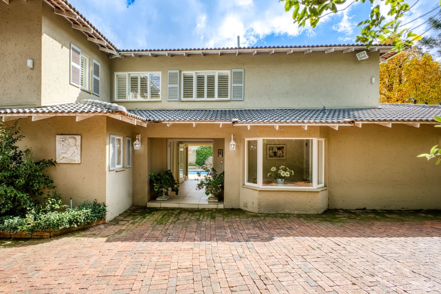 4 Bedroom Property for Sale in Hurlingham Gauteng