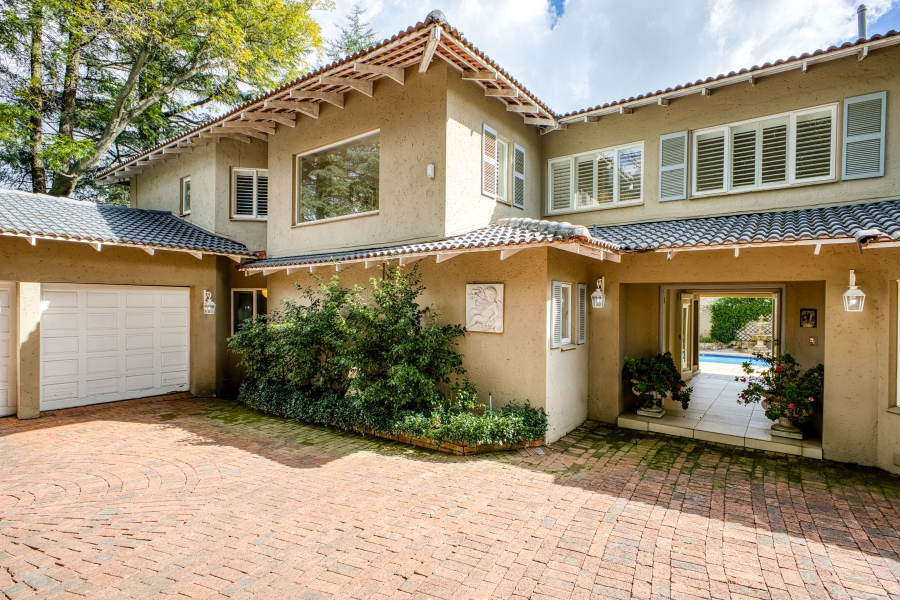 4 Bedroom Property for Sale in Hurlingham Gauteng