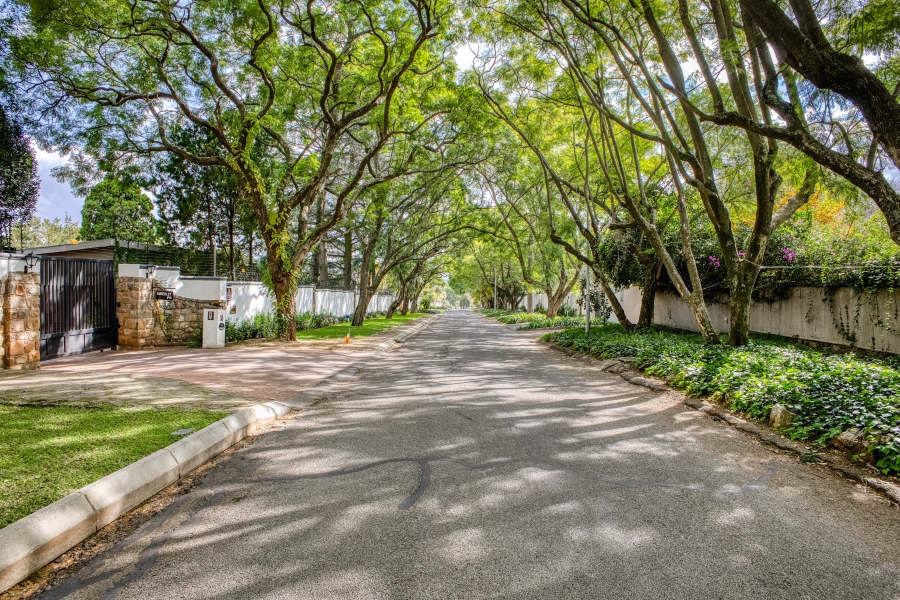 4 Bedroom Property for Sale in Hurlingham Gauteng