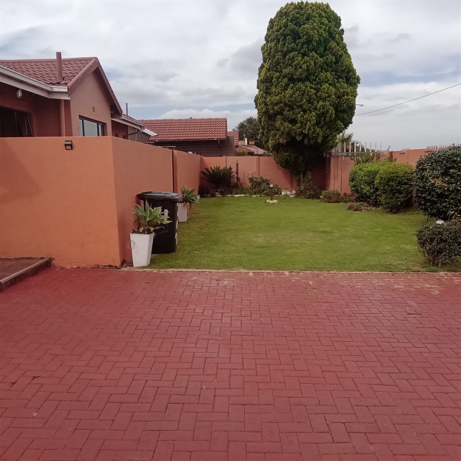 3 Bedroom Property for Sale in Groblerpark Gauteng