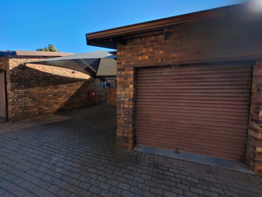 3 Bedroom Property for Sale in Wilro Park Gauteng