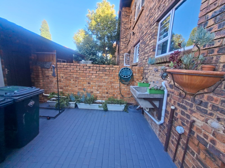 3 Bedroom Property for Sale in Wilro Park Gauteng