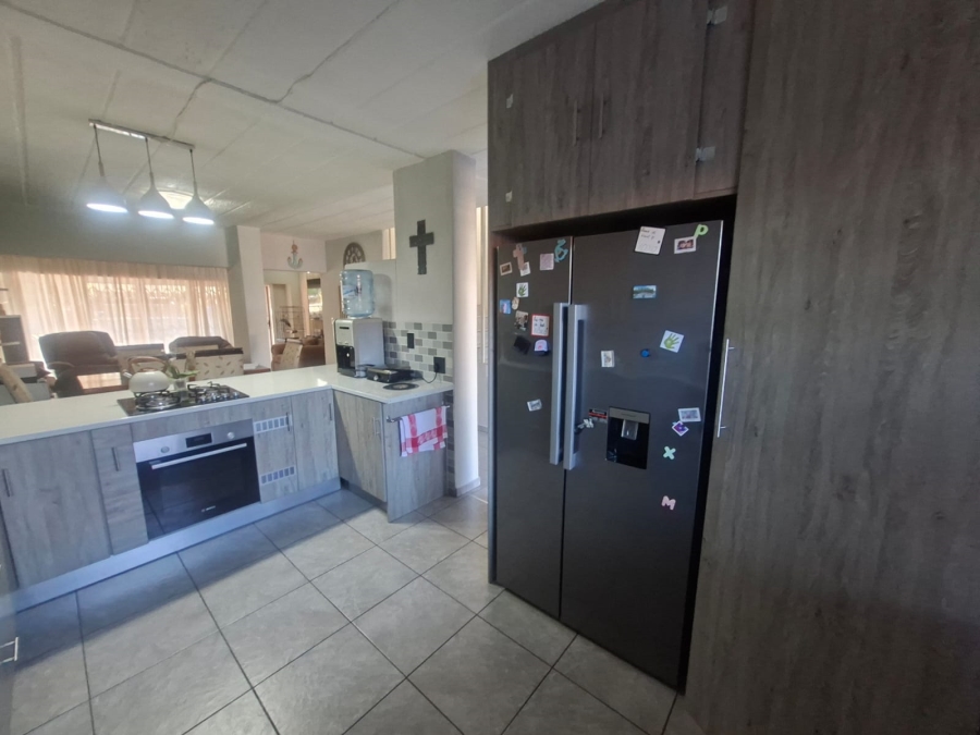 3 Bedroom Property for Sale in Wilro Park Gauteng