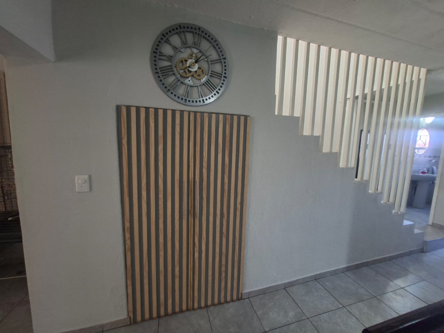 3 Bedroom Property for Sale in Wilro Park Gauteng
