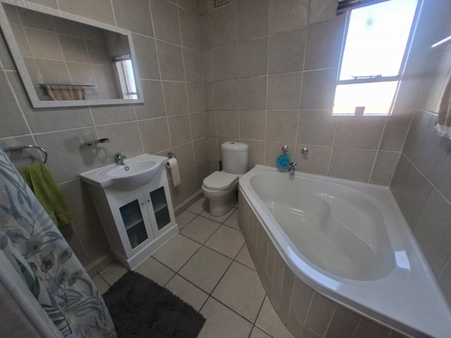 3 Bedroom Property for Sale in Wilro Park Gauteng