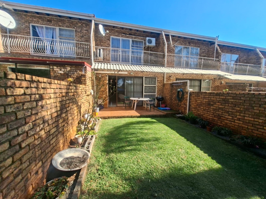 2 Bedroom Property for Sale in Wilro Park Gauteng