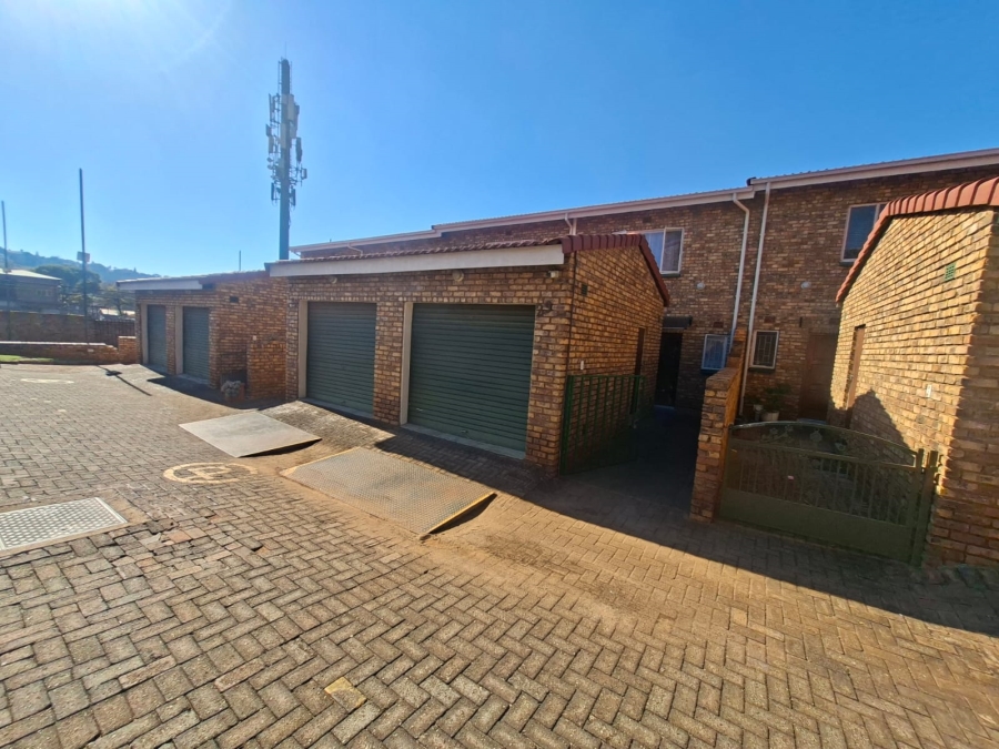 2 Bedroom Property for Sale in Wilro Park Gauteng