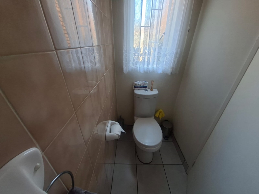 2 Bedroom Property for Sale in Wilro Park Gauteng