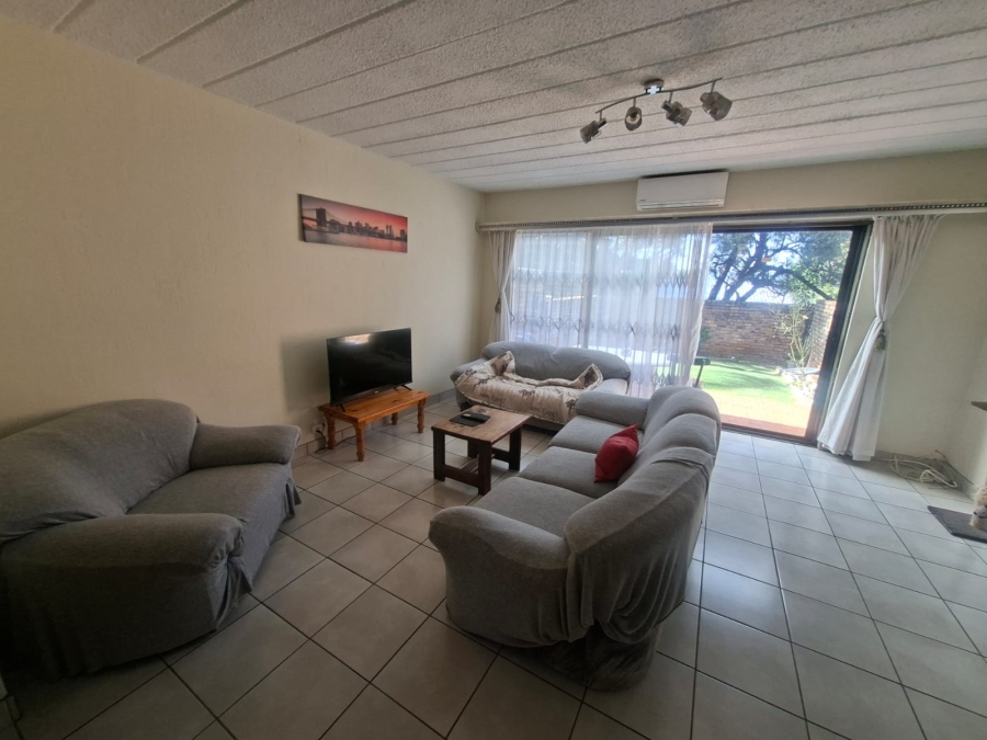 2 Bedroom Property for Sale in Wilro Park Gauteng