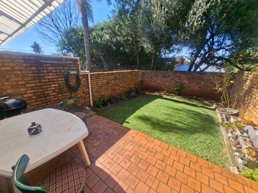 2 Bedroom Property for Sale in Wilro Park Gauteng