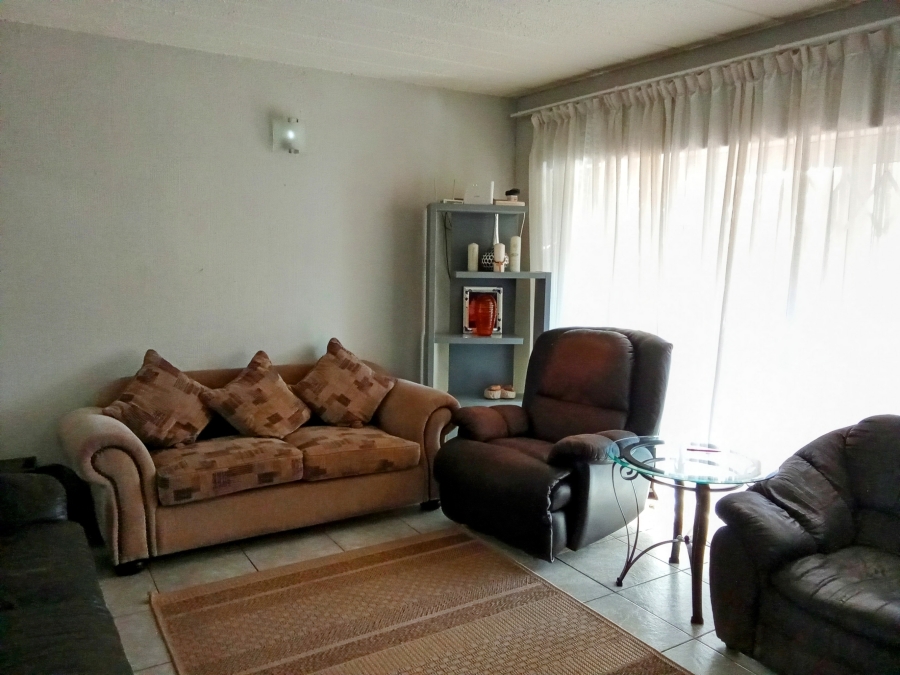 3 Bedroom Property for Sale in Wilro Park Gauteng