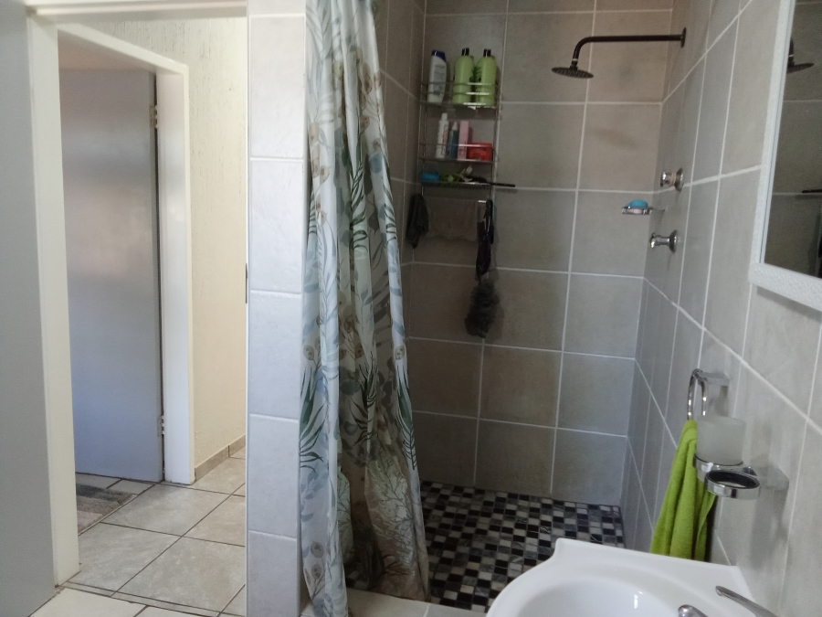 3 Bedroom Property for Sale in Wilro Park Gauteng