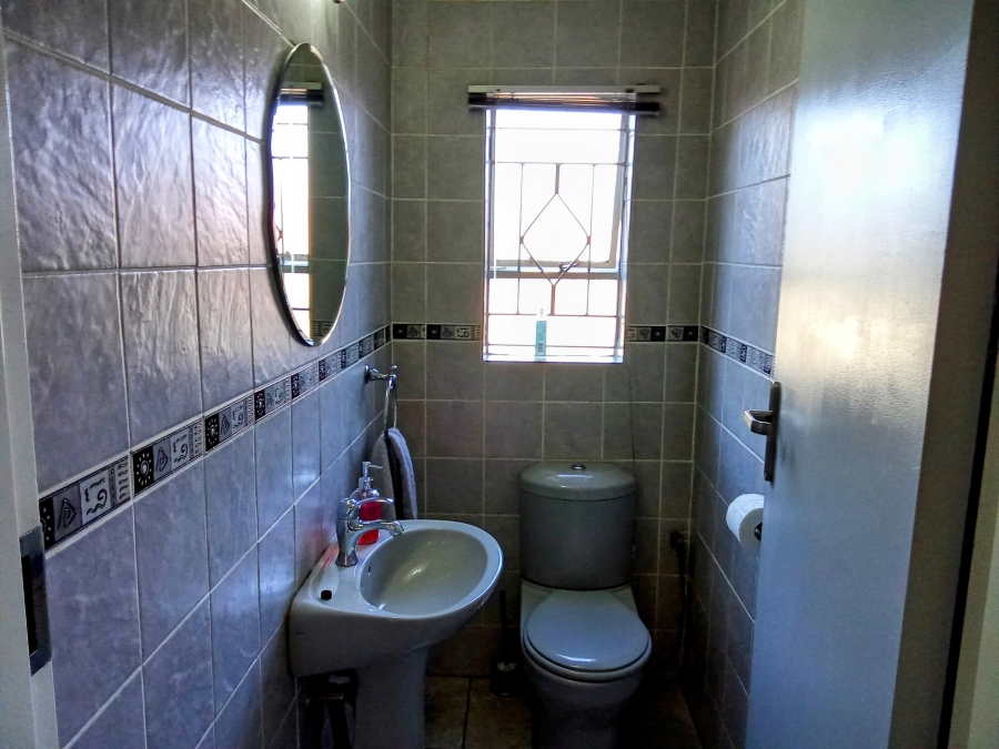 3 Bedroom Property for Sale in Wilro Park Gauteng