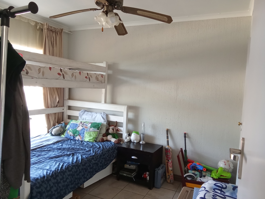 3 Bedroom Property for Sale in Wilro Park Gauteng
