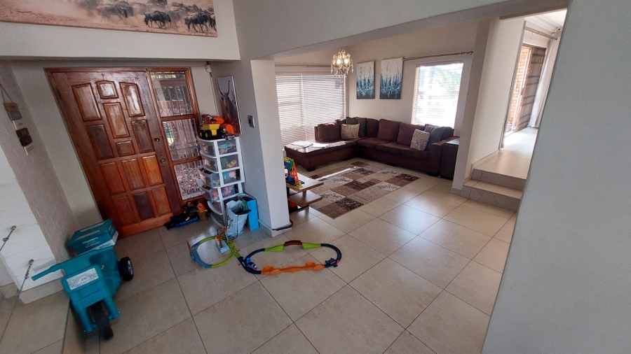 4 Bedroom Property for Sale in Rant En Dal Gauteng