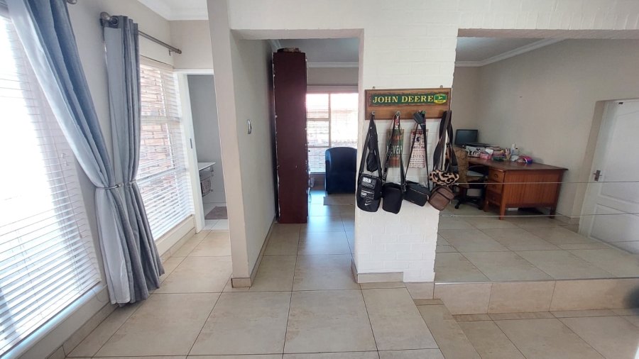 4 Bedroom Property for Sale in Rant En Dal Gauteng