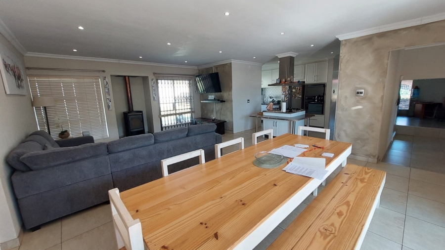 4 Bedroom Property for Sale in Rant En Dal Gauteng