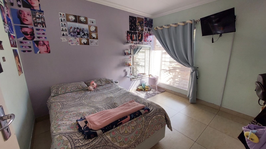4 Bedroom Property for Sale in Rant En Dal Gauteng