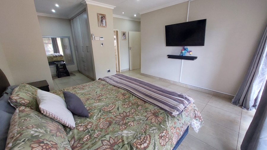 4 Bedroom Property for Sale in Rant En Dal Gauteng