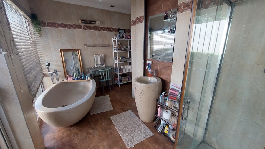 4 Bedroom Property for Sale in Rant En Dal Gauteng