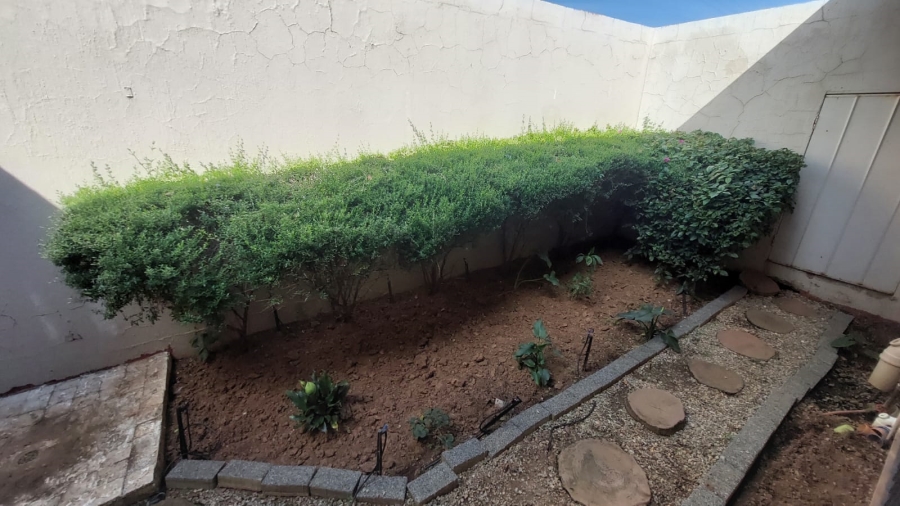 4 Bedroom Property for Sale in Rant En Dal Gauteng