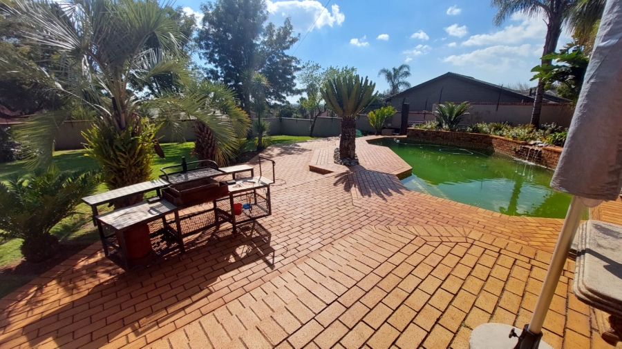 4 Bedroom Property for Sale in Rant En Dal Gauteng