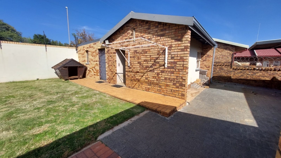 4 Bedroom Property for Sale in Rant En Dal Gauteng
