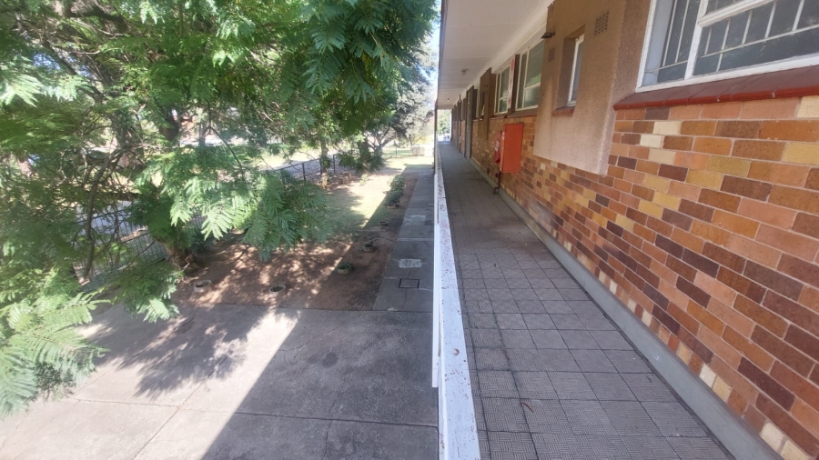 2 Bedroom Property for Sale in Greenhills Gauteng