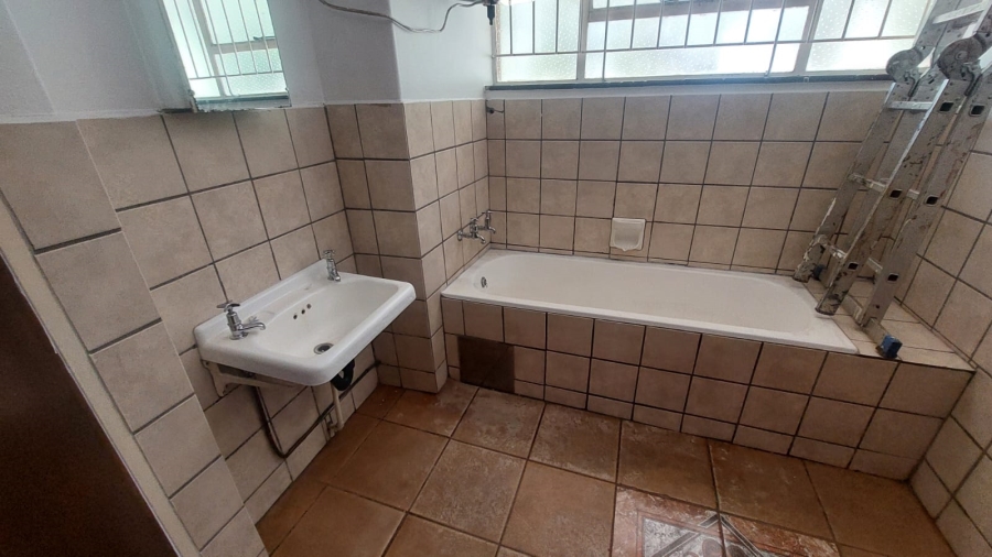 2 Bedroom Property for Sale in Greenhills Gauteng