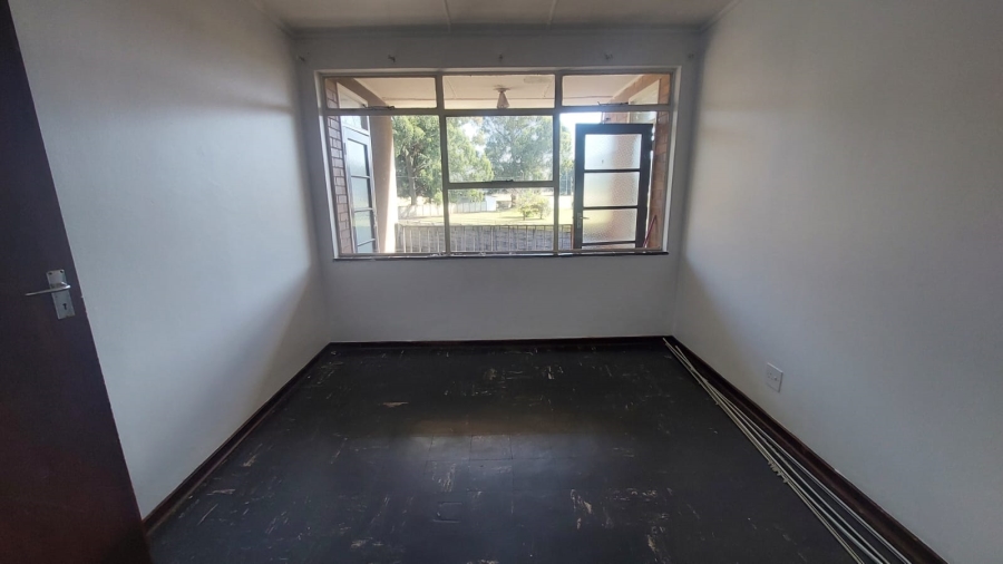 2 Bedroom Property for Sale in Greenhills Gauteng