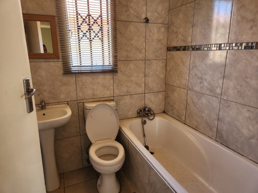 To Let 2 Bedroom Property for Rent in Mayfield Gauteng
