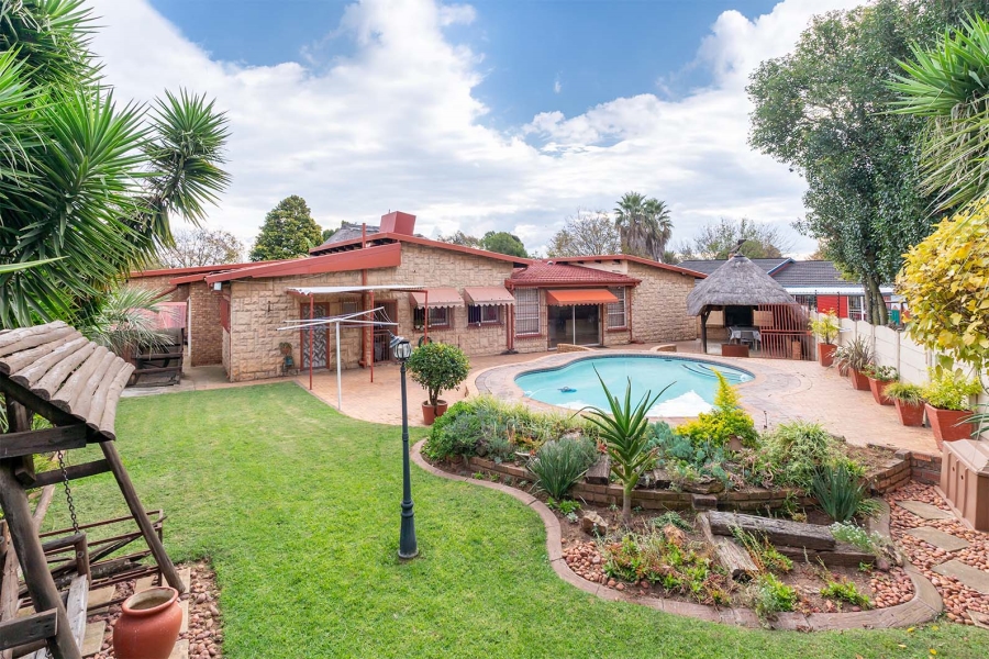 5 Bedroom Property for Sale in Allen Grove Gauteng