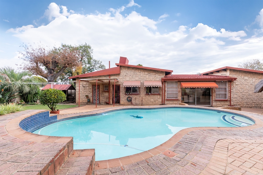 5 Bedroom Property for Sale in Allen Grove Gauteng