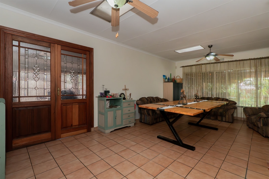 5 Bedroom Property for Sale in Allen Grove Gauteng