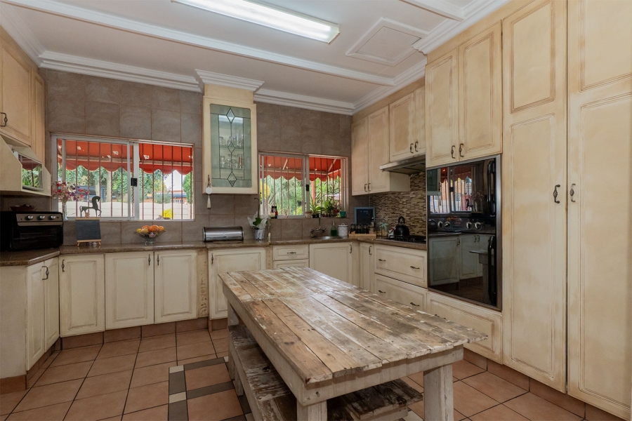 5 Bedroom Property for Sale in Allen Grove Gauteng