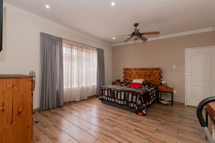 5 Bedroom Property for Sale in Allen Grove Gauteng