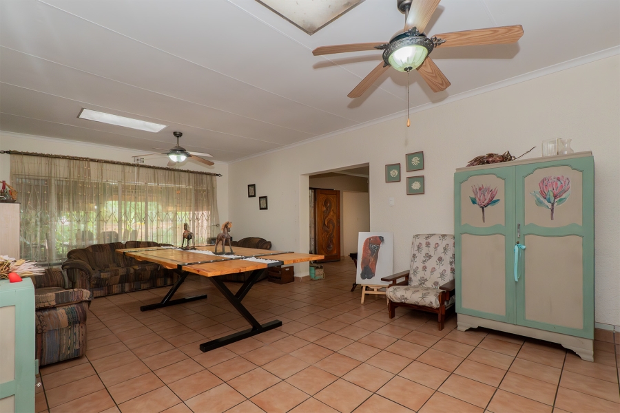 5 Bedroom Property for Sale in Allen Grove Gauteng